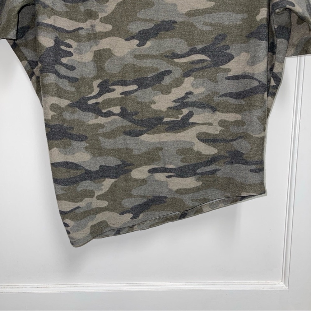 Women’s off the shoulder camo fashion blouse - Picture 3 of 5